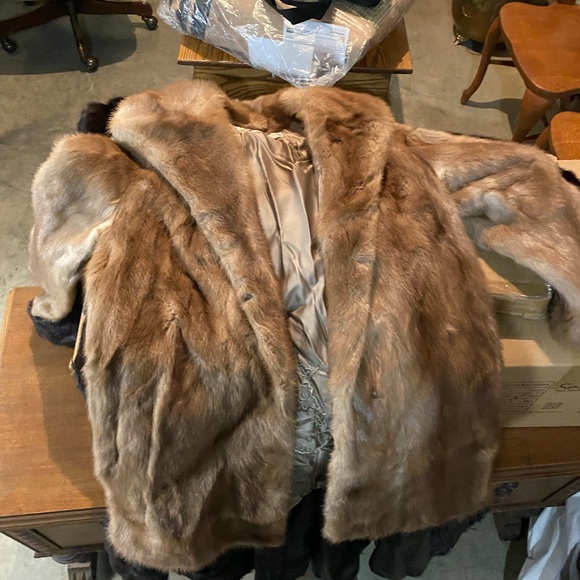 Fur Coat - Picture 1 of 2